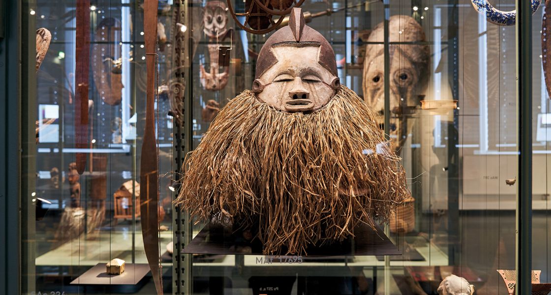 Holzmaske aus der heutigen Republik Kongo, heute im GRASSI;  Grassi/Tom Dachs